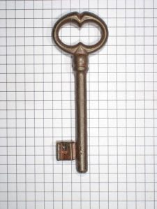 Sleutel ijzer geroest 83 mm