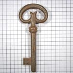 Sleutel ijzer geroest 85 mm