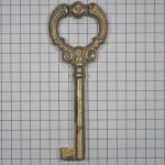 Sleutel messing antiek Louis XVI