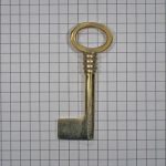 Sleutel messing met gat 60 mm