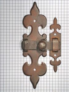 Grote deurschuif met vanger ijzer geroest