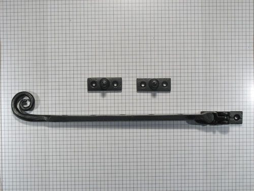 Raamuitzetter met krul, ijzer zwart