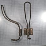 Hoed en jashaak groot, draadmodel, ijzer geroest