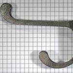 Hoed en jashaak ijzer blank