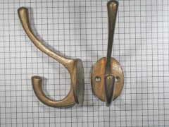 Hoed en jashaak, brons antiek