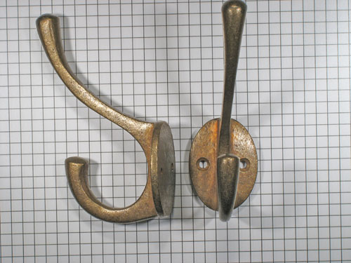 Hoed en jashaak, brons antiek