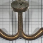 Kapstokhaak onderbouw, brons antiek