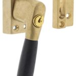 Intersteel SKG1 Afsluitbare raamsluiting links Ton 400 messing getrommeld/ebbenhout compleet