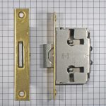 Insteekslot 15 mm met rechthkge messing voorplaat (zonder sleutel)