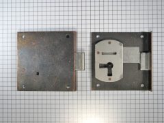 Halfopdekslot verbronsd penmaat 45 mm Links