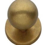 Intersteel voordeurknop Bolrond Ø50/66 mm messing getrommeld