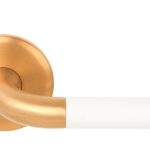 Deurklink NOUR EV101/64 op Rozet PVD mat Goud/Wit