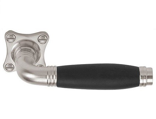 Deurklink Stokstraat mat nikkel/Ebbenhout op Klaver Rozet