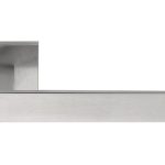 Enkele deurklink rechts SQUARE LSQII op rozet mat rvs