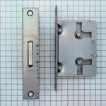 Insteekslot 20 mm met rechthoekige ijzeren voorplaat (zonder sleutel)