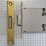 Insteekslot 45 mm met rechthkge messing voorplaat (zonder sleutel)