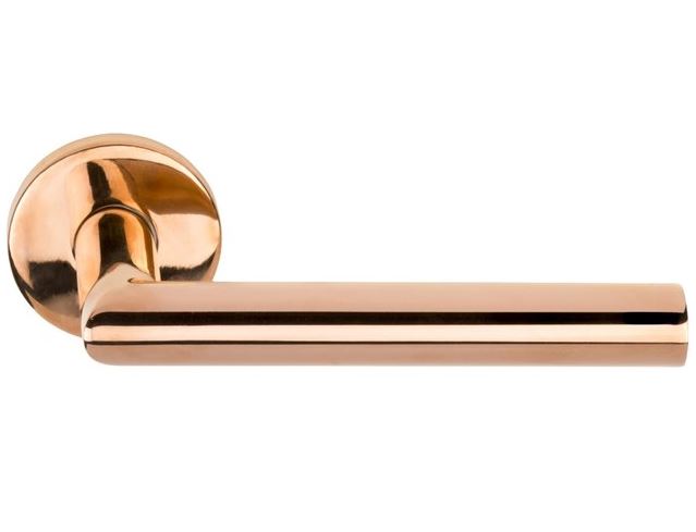 Deurklink BASICS LBII-19 op ronde rozet PVD gepolijst Koper