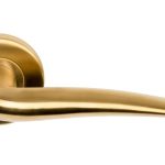 Deurklink BASIC LBXX op ronde rozet PVD mat Goud