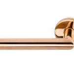 Enkele deurklink links BASICS LBII-19 op ronde rozet PVD gepolijst Koper