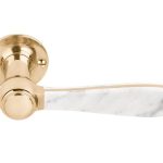 Deurklink BOSCO LZ100 op rozet messing Ongelakt/marmer