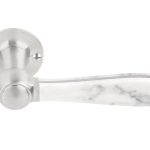 Enkele deurklink rechts BOSCO LZ100 op rozet mat rvs/marmer