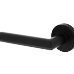 Intersteel Enkele deurklink links Bastian op ronde rozet 53x8mm met nokken mat zwart