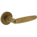 Intersteel deurklink Sophie met rozet ø49x7mm verdekt messing getrommeld