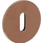 Olivari rozet rond met sleutelgat koper mat titaan PVD
