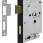 Intersteel Badkamer/Toilet slot 63/8mm Met zwart Gelakte Voorplaat 20X175 mm