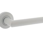 Intersteel deurklink Bastian op ronde rozet 52x10mm met nokken wit