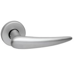 Deurklink Sabeltand op rozet chroom mat