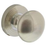 Intersteel knop op rozet vast gemonteerd met ril nikkel mat