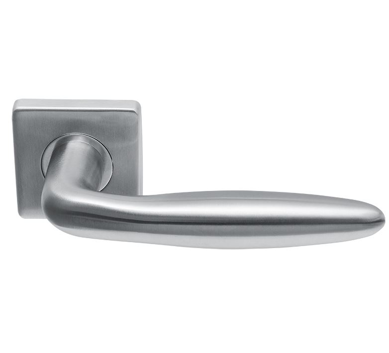 Deurklink Sigaar model op vierkant rozet massief rvs