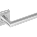 Intersteel deurklink Jura op vierkant dubbel geveerde rozet rvs