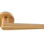 Deurklink Wig op ronde rozet rvs/mat Goud