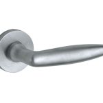 Deurklink op geveerd rozet Dudok/Vivo mat chroom