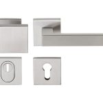 SKG3 knop/kruk Quattro op vierkant rozet rechts + kerntrekbeveiliging rvs