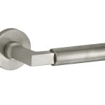 Deurklink op geveerd rozet Bauhaus/Vivo mat nikkel ongelakt