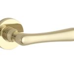 Deurklink op geveerd rozet Linea/Vivo messing gelakt