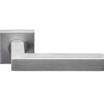 Deurklink BASIC BSQ1-G op vierkant rozet mat rvs