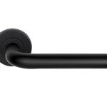 Deurklink BASIC LBIIIL-19 EN1906 op ronde rozet mat zwart