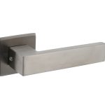 Intersteel deurklink Amsterdam met rozet verdekt 50x50x5mm rvs