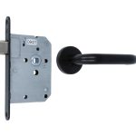 Set binnendeurbeslag deurklink model 3RX op rozet + loopslot zwart