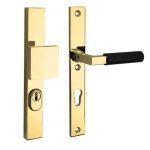 SKG3 PC55 knop/kruk op smalschild Bauhaus ebben Rechts + kerntrekbeveiliging messing ongelakt