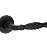 Deurklink op rozet Tours ijzer zwart