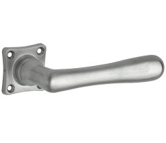 Deurklink op ongeveerd vierkant rozet Linea mat nikkel ongelakt