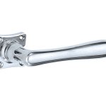 Deurklink op geveerd vierkant rozet Linea glans chroom