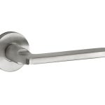 Deurklink op geveerd rozet Piatto/Vivo mat nikkel ongelakt