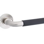 Deurklink op ongeveerd rozet Frankfurt ebben/Chemin de Fer mat nikkel ongelakt