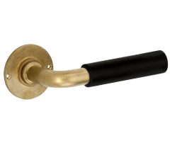 Deurklink op ongeveerd rozet Frankfurt ebben/Chemin de Fer messing antiek